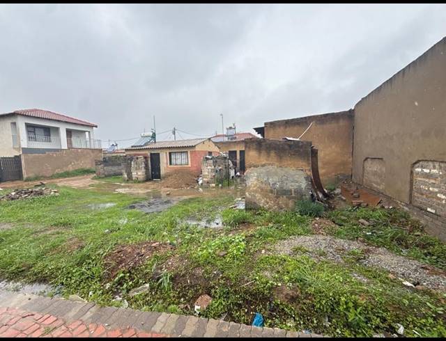 6 BEDROOM HOUSE FOR SALE IN KAALFONTEIN